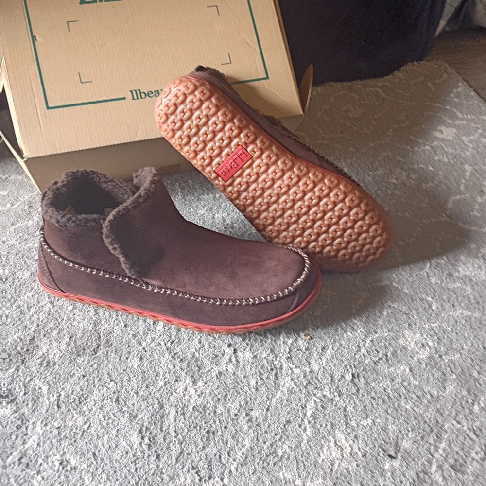 L.L. Bean Kids Slippers in Brown with Red Sole